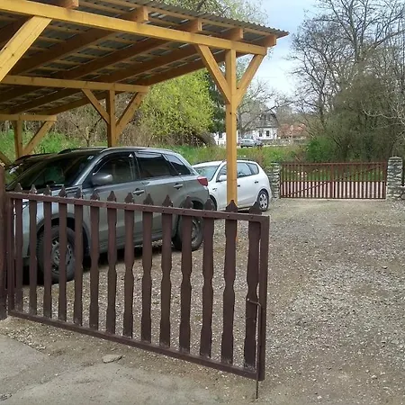 Czako Vendeghaz Rekreacios Pihenohaza 3* Szilvásvárad