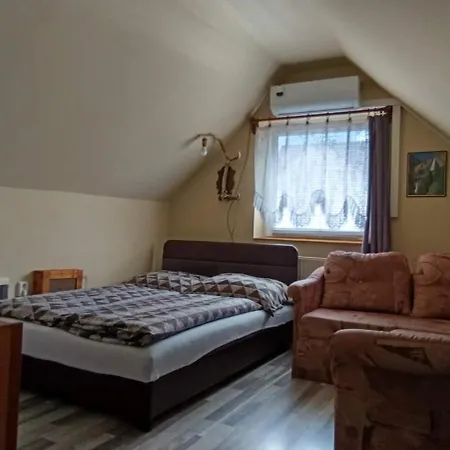 Czako Vendeghaz Es Nyaraloudvar Pensiune Szilvásvárad